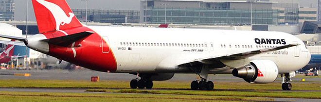 Qantas Experiences Turbulence